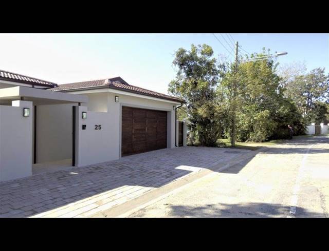 5 BEDROOM HOUSE FOR SALE IN PLETTENBERG BAY